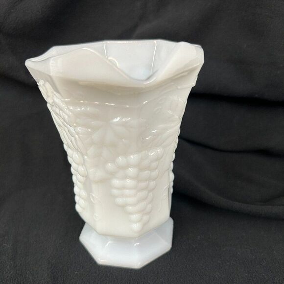 Vintage Anchor Hocking White 6 1/2 Inch Milk‎ Glass Pitcher with Grape Design - Picture 2 of 4